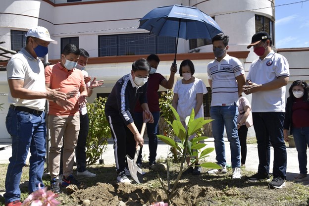 Pres Buted visits PSU-SM, launches DRB Kalachuchi Legacy Garden